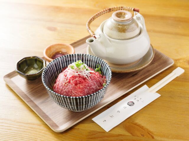 どうもこんにちは🐮ホルモン焼肉はやぶさ店主の須田です🐷  本日はお席が前半と後半で半分ずつ、ご予約を頂いており、インターネットから予約が取りづらくなっております❗️
しかしながら！
席はたっぷり空いておりますので、ぜひお気軽にお電話お待ちしております😍  ではでは本日も気合い入れて、最強のホルモンと焼肉をご用意して皆様のご来店を心よりお待ちしております🙇‍♂️
————————————
ホルモン焼肉　はやぶさ
千葉県船橋市葛飾町2-408-2
☎️『047-407-2727』
【火水金土日】
17:00〜23:00（Lo:22:30）
月、木定休日  ■YouTubeチャンネル■
【平凡な夫婦の営む焼肉屋】
https://youtube.com/channel/UC1-89kwtv-OBS3ExW1p0N6w
■ホームページ■
https://horumon8929-hayabusa.com/  【イギリス🇬🇧LUXlifeMagazine 主催】
『Best Yakiniku Style Restaurant 2023 Chiba』
受賞  【イタリア🇮🇹SLUURPY】
RECOMMENDED2023 推奨  【３月２１日🌍１８：２５〜】
有吉の世界同時中継　出演😍
————————————
#ホルモン焼肉はやぶさ
#西船橋はやぶさ
#西船橋焼肉
#船橋焼肉
#西船橋ホルモン
#船橋ホルモン
#船橋
#東船橋
#下総中山
#市川
#津田沼
#本八幡
#西船橋
#行徳
#千葉グルメ
#海神
#新浦安
#原木中山
#南行徳
#妙典
#西船橋居酒屋
#西船橋グルメ
#西船橋ニシュラン
#西船橋南口
#西船橋徒歩２分
#肉茶漬け